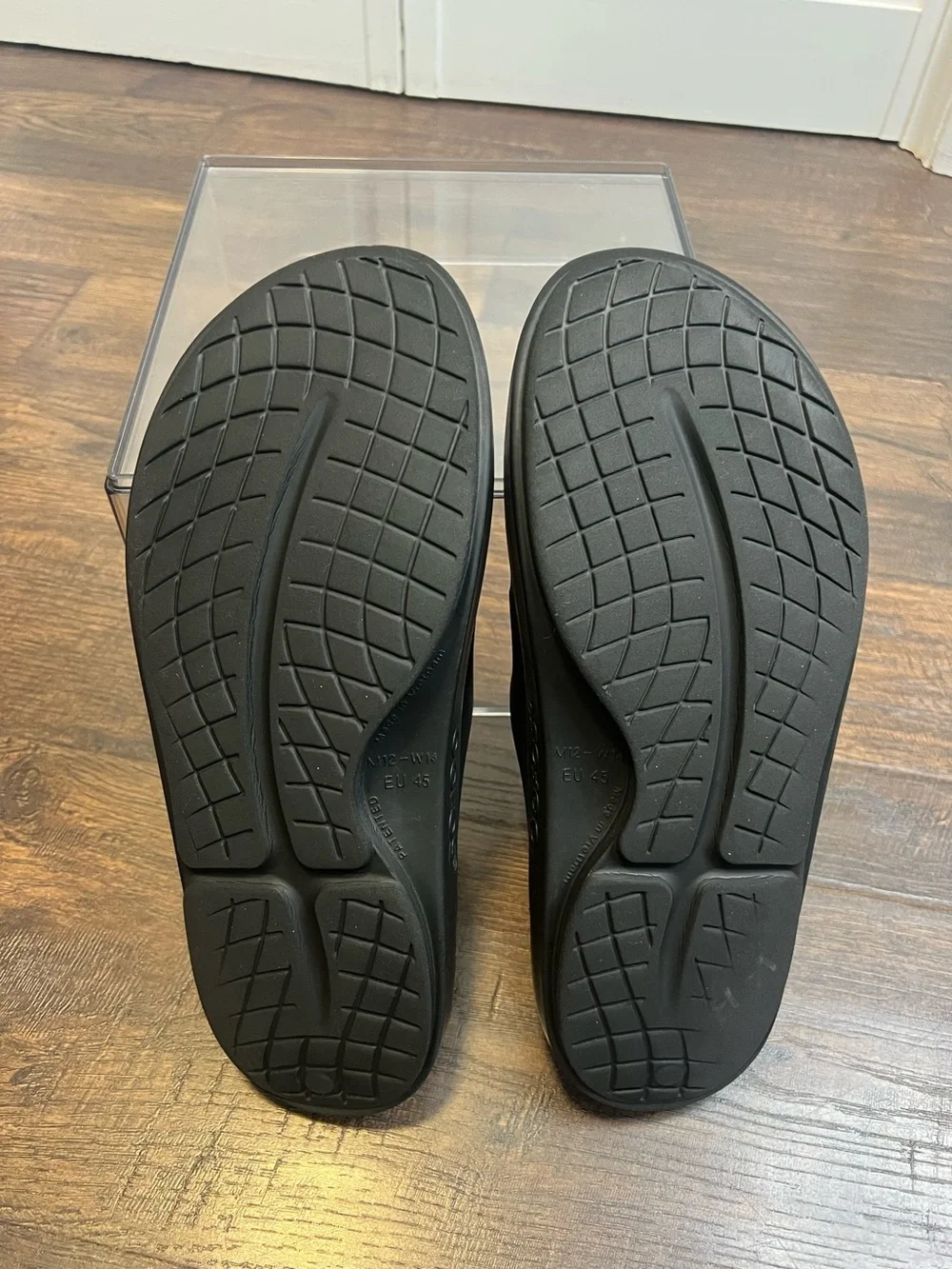 OOFOS Unisex Black Ooahh Recovery Slide Sandals Size Men’s 12 Women’s 14